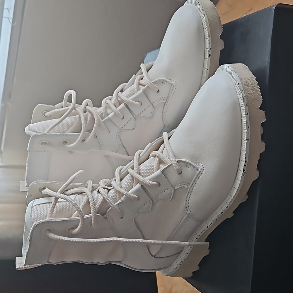 🌺 Sorel Women's Combat Boots, Sz. 6.5